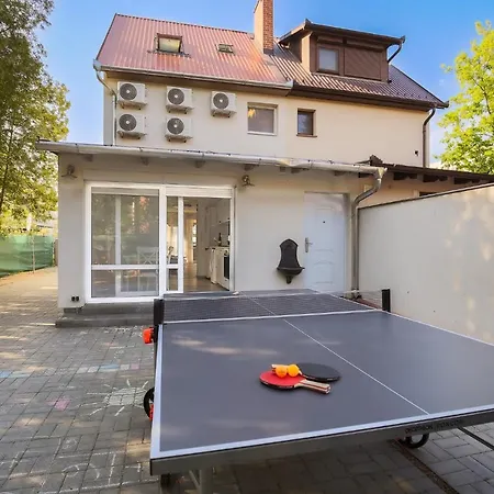 Galerius Pihenohaz By Bltn