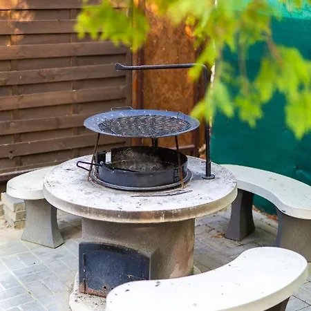 Galerius Pihenohaz By Bltn *