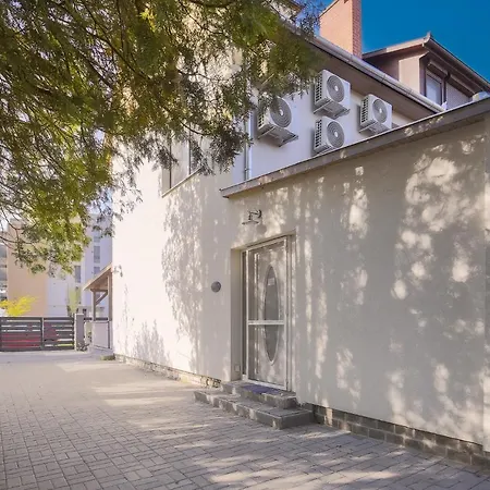 Galerius Pihenohaz By Bltn Apartman